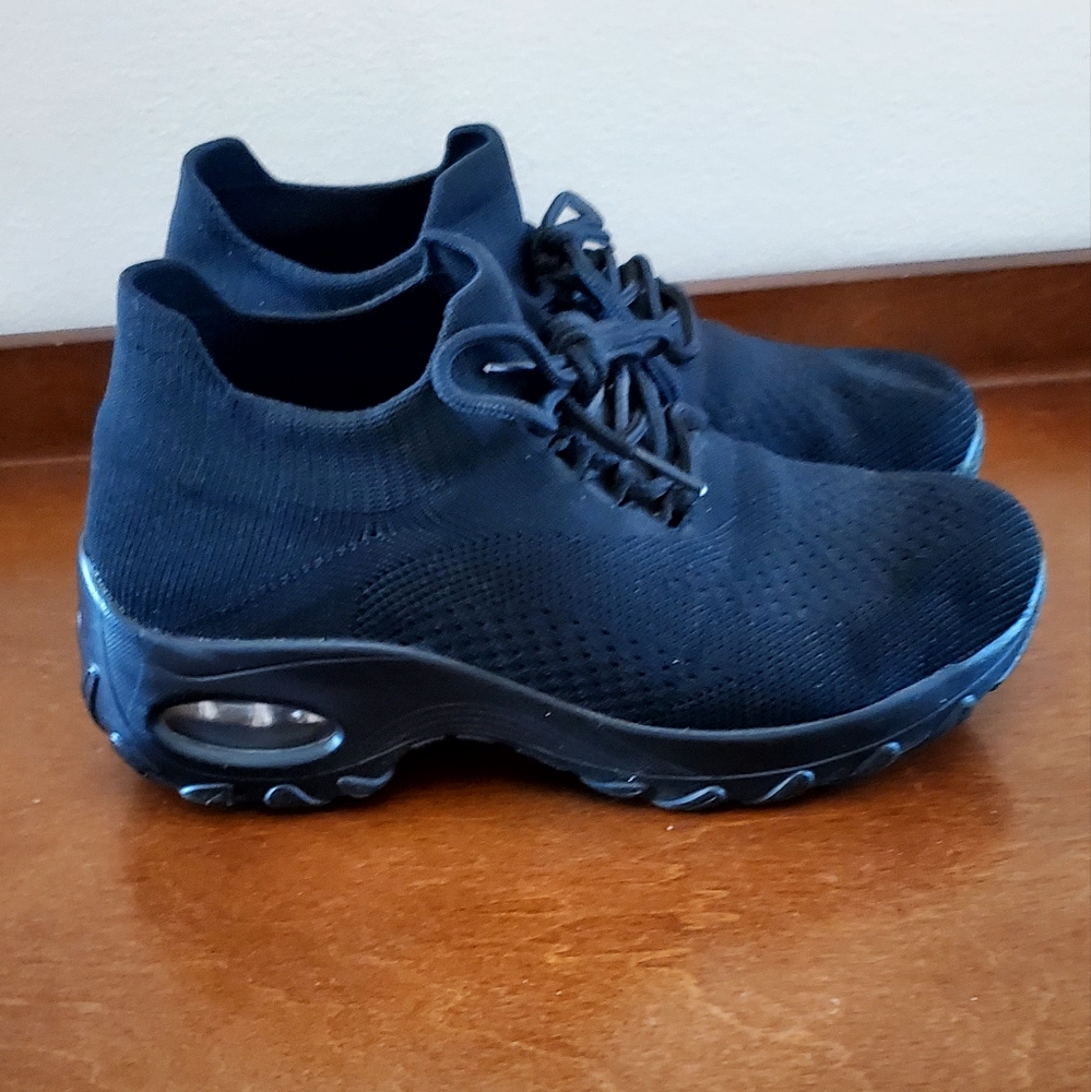Stetchy Wedge Sneaker